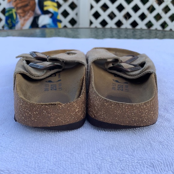 Birkenstock sandals. - Picture 4 of 12